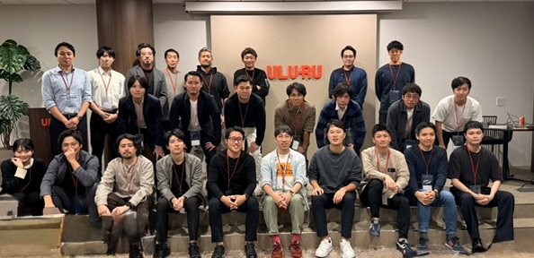 うるるの会議室での集合写真